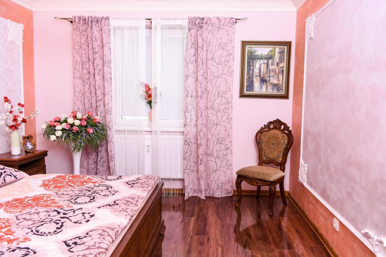 Apartamento Rose Mariánské Lázně Exterior foto